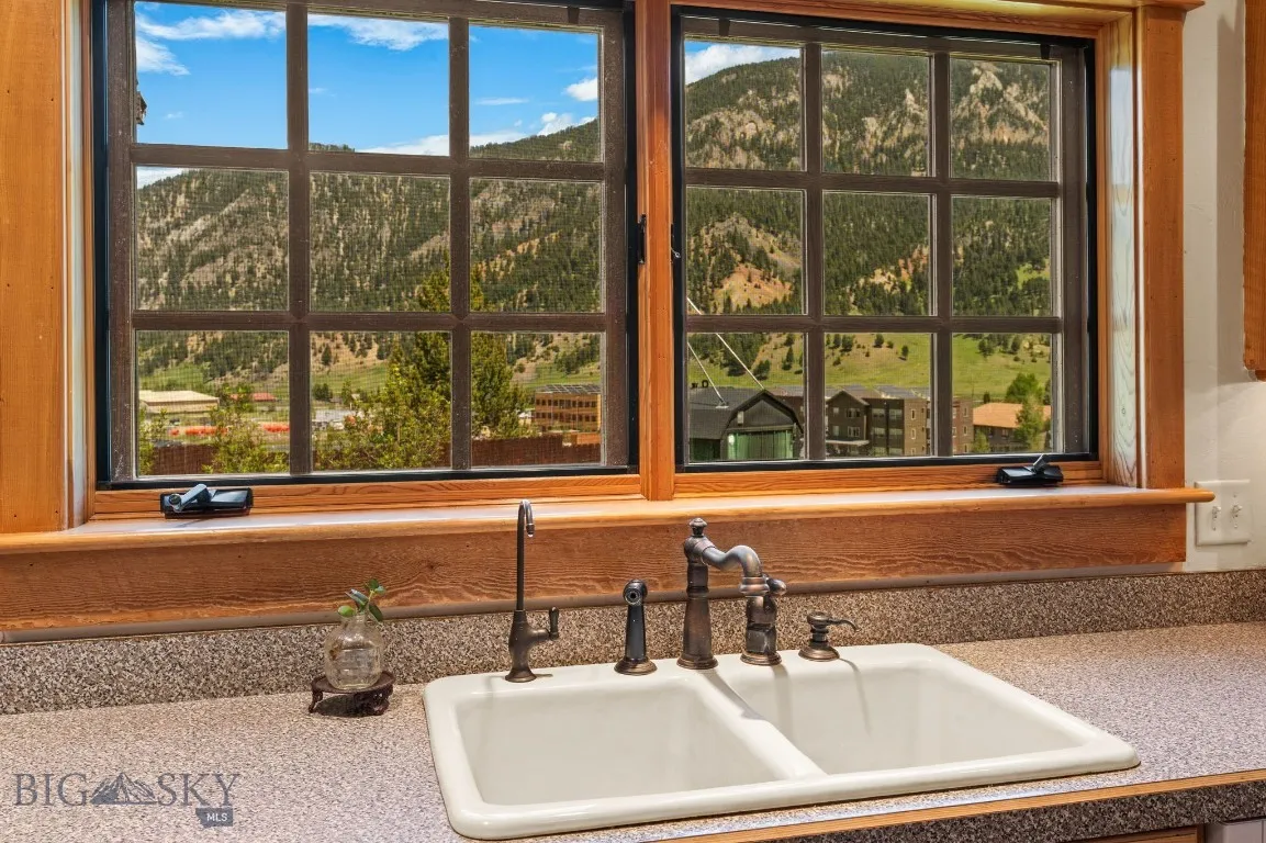 250 Silver Run Road, Gallatin Gateway, Montana 597, Gallatin Gateway, Montana 59730, 3 Bedrooms Bedrooms, ,3 BathroomsBathrooms,Residential,For Sale,250 Silver Run Road, Gallatin Gateway, Montana 597,403255