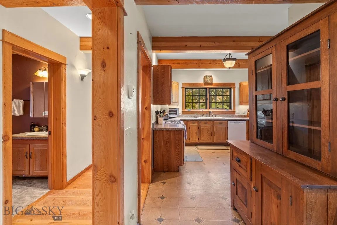 250 Silver Run Road, Gallatin Gateway, Montana 597, Gallatin Gateway, Montana 59730, 3 Bedrooms Bedrooms, ,3 BathroomsBathrooms,Residential,For Sale,250 Silver Run Road, Gallatin Gateway, Montana 597,403255