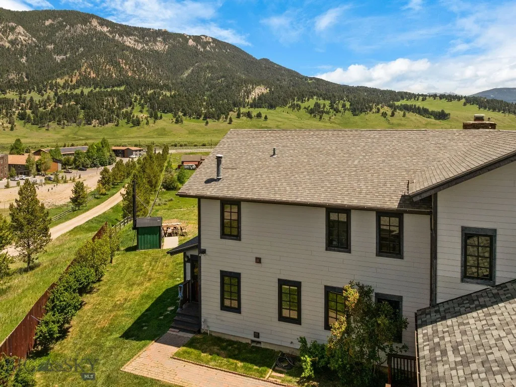 250 Silver Run Road, Gallatin Gateway, Montana 597, Gallatin Gateway, Montana 59730, 3 Bedrooms Bedrooms, ,3 BathroomsBathrooms,Residential,For Sale,250 Silver Run Road, Gallatin Gateway, Montana 597,403255