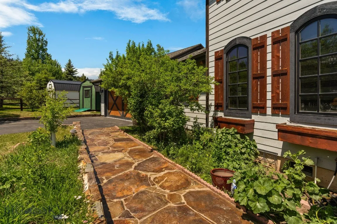 250 Silver Run Road, Gallatin Gateway, Montana 597, Gallatin Gateway, Montana 59730, 3 Bedrooms Bedrooms, ,3 BathroomsBathrooms,Residential,For Sale,250 Silver Run Road, Gallatin Gateway, Montana 597,403255