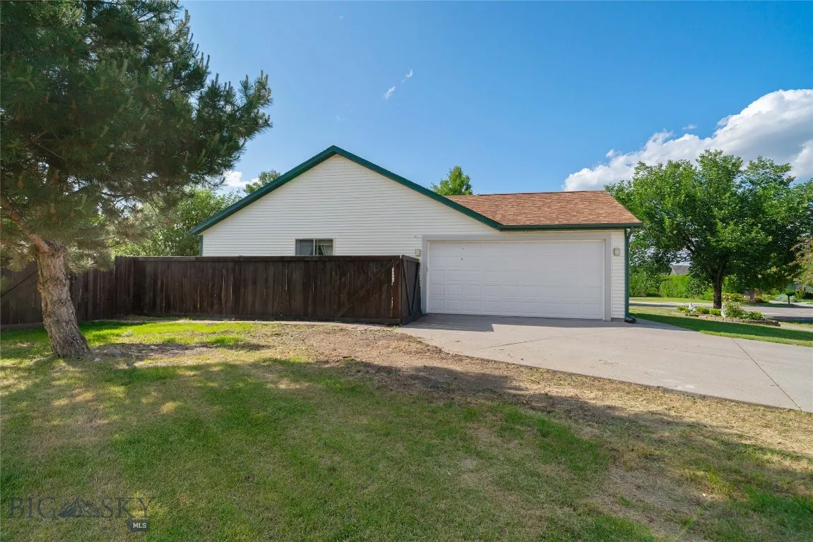 217 Lillian Way, Bozeman, Montana 59718, Bozeman, Montana 59718, 3 Bedrooms Bedrooms, ,2 BathroomsBathrooms,Residential,For Sale,217 Lillian Way, Bozeman, Montana 59718,403223