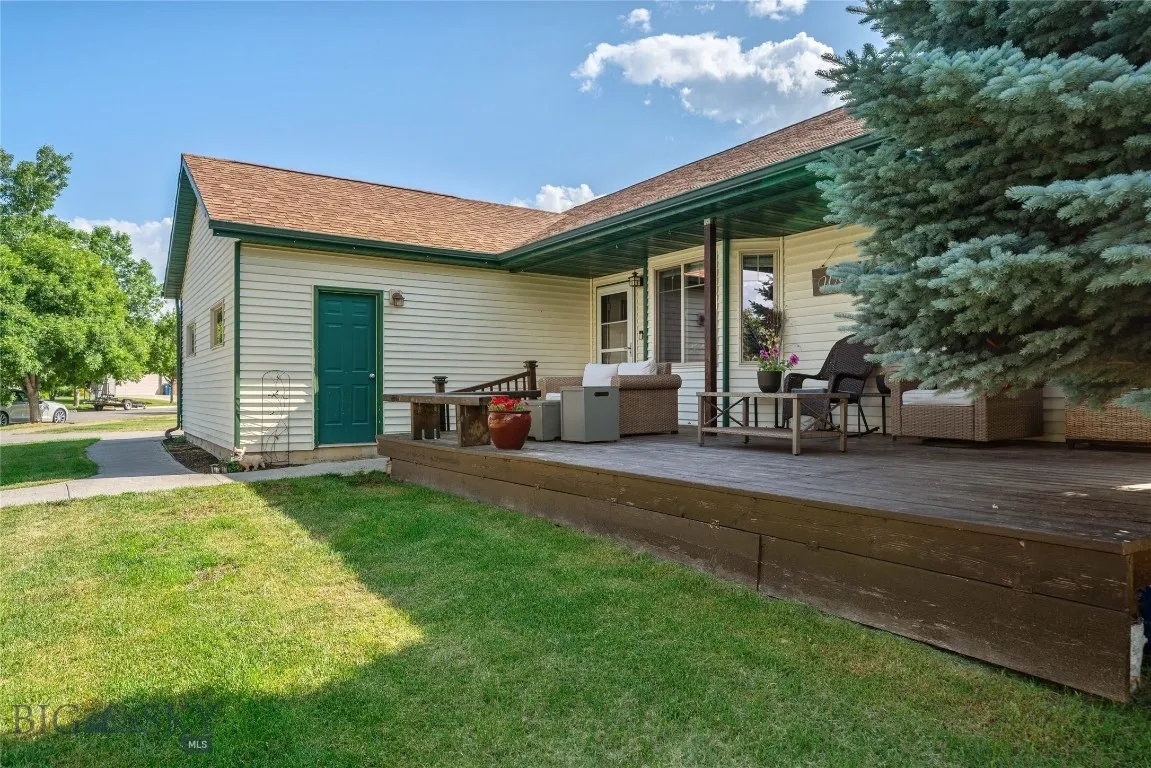 217 Lillian Way, Bozeman, Montana 59718, Bozeman, Montana 59718, 3 Bedrooms Bedrooms, ,2 BathroomsBathrooms,Residential,For Sale,217 Lillian Way, Bozeman, Montana 59718,403223