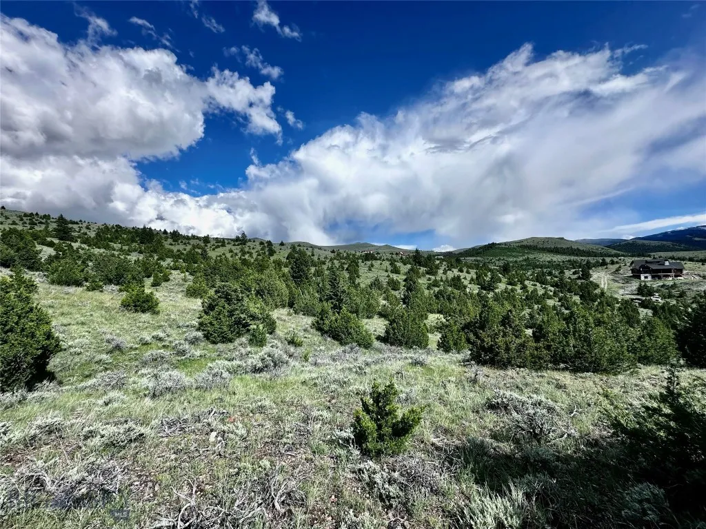 Sloping to level topography adds interest