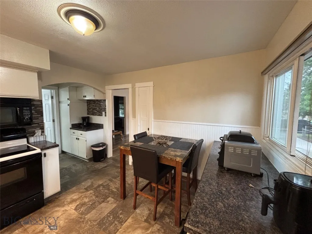 2931 Goodwin Street, Butte, Montana 59701, Butte, Montana 59701, 3 Bedrooms Bedrooms, ,2 BathroomsBathrooms,Residential,For Sale,2931 Goodwin Street, Butte, Montana 59701,403403