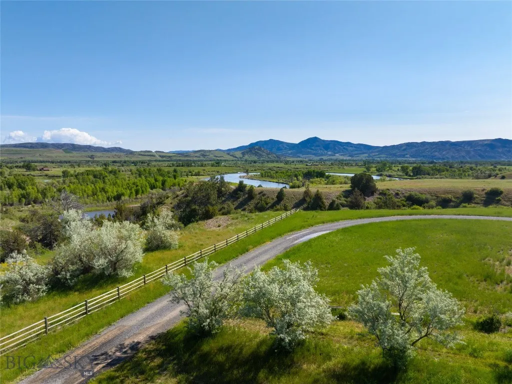 Gorgeous approach to the house overlooking the Jefferson River