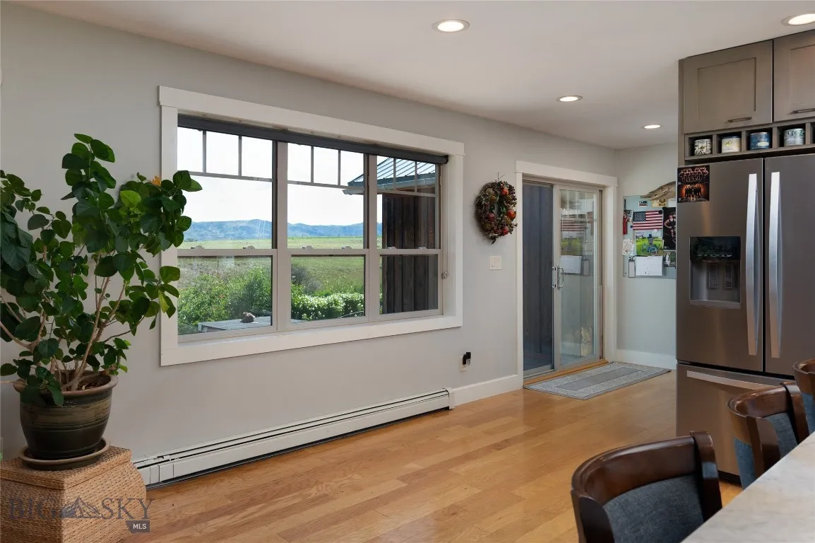 Slider door to side patio
