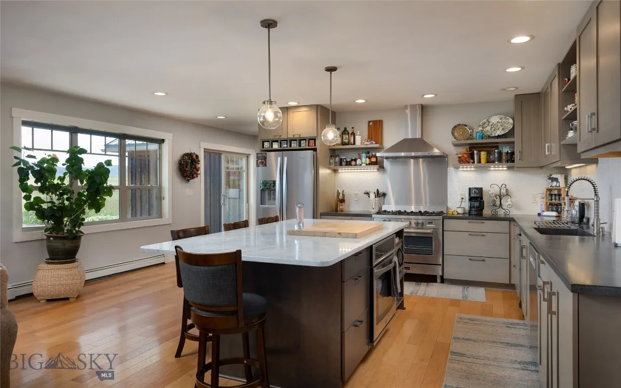 Big kitchen island seats 5 with oven and microwave