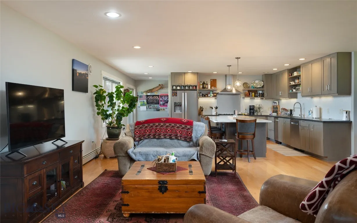 Little denlike area in kitchen area