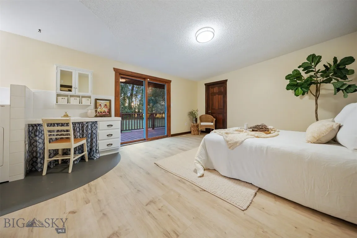 Primary suite