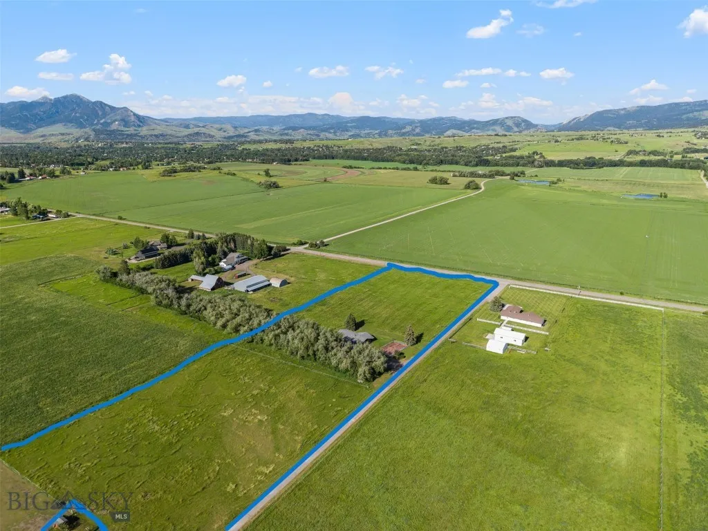 Fabulous land for livestock or other pursuits. Outline is approx