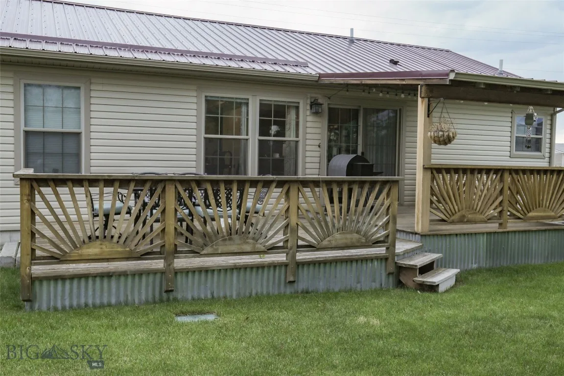 205 Bridge St., Big Timber, Montana 59011, Big Timber, Montana 59011, 3 Bedrooms Bedrooms, ,2 BathroomsBathrooms,Residential,For Sale,205 Bridge St., Big Timber, Montana 59011,0,403397