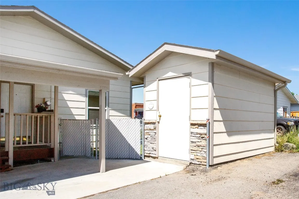 940 Nevada Avenue, Butte, Montana 59701, Butte, Montana 59701, 4 Bedrooms Bedrooms, ,2 BathroomsBathrooms,Residential,For Sale,940 Nevada Avenue, Butte, Montana 59701,403470