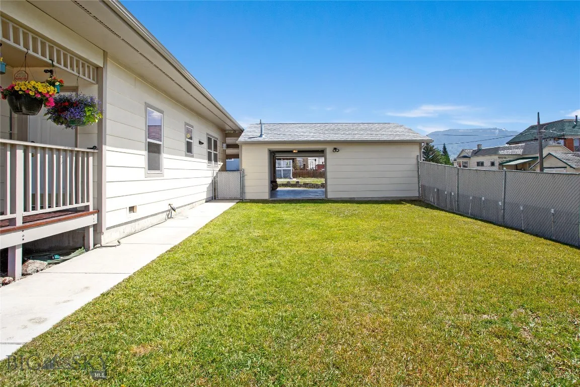 940 Nevada Avenue, Butte, Montana 59701, Butte, Montana 59701, 4 Bedrooms Bedrooms, ,2 BathroomsBathrooms,Residential,For Sale,940 Nevada Avenue, Butte, Montana 59701,403470