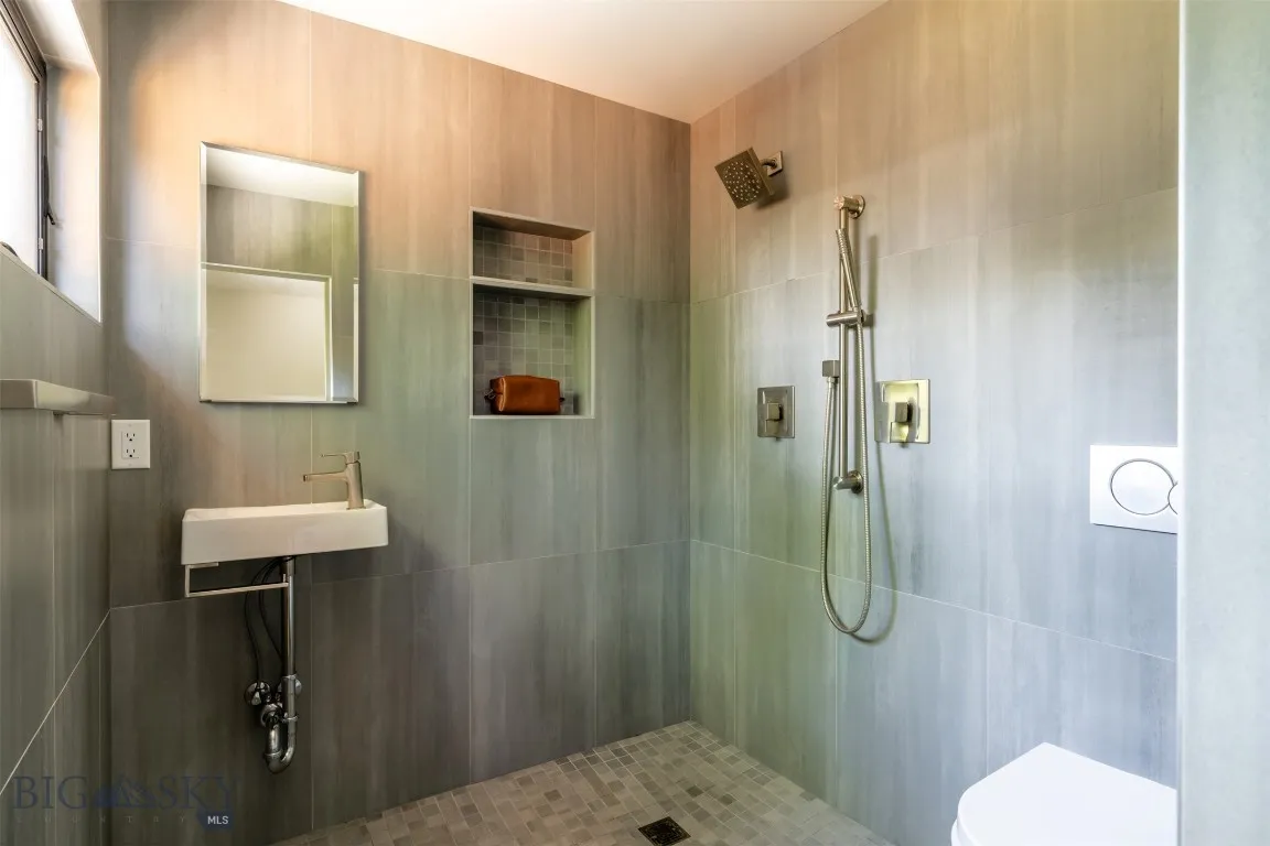 Euro style 'wet room' primary bath