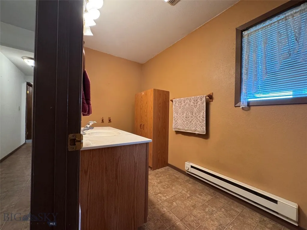 915 E 2nd Ave, Big Timber, Montana 59011, Big Timber, Montana 59011, 4 Bedrooms Bedrooms, ,2 BathroomsBathrooms,Residential,For Sale,915 E 2nd Ave, Big Timber, Montana 59011,403503