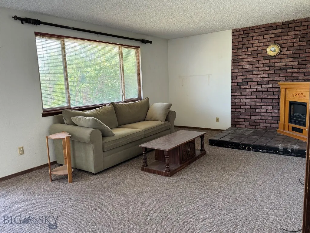 915 E 2nd Ave, Big Timber, Montana 59011, Big Timber, Montana 59011, 4 Bedrooms Bedrooms, ,2 BathroomsBathrooms,Residential,For Sale,915 E 2nd Ave, Big Timber, Montana 59011,403503