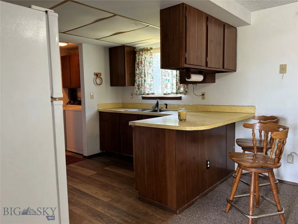 915 E 2nd Ave, Big Timber, Montana 59011, Big Timber, Montana 59011, 4 Bedrooms Bedrooms, ,2 BathroomsBathrooms,Residential,For Sale,915 E 2nd Ave, Big Timber, Montana 59011,403503