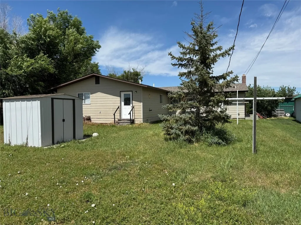 915 E 2nd Ave, Big Timber, Montana 59011, Big Timber, Montana 59011, 4 Bedrooms Bedrooms, ,2 BathroomsBathrooms,Residential,For Sale,915 E 2nd Ave, Big Timber, Montana 59011,403503