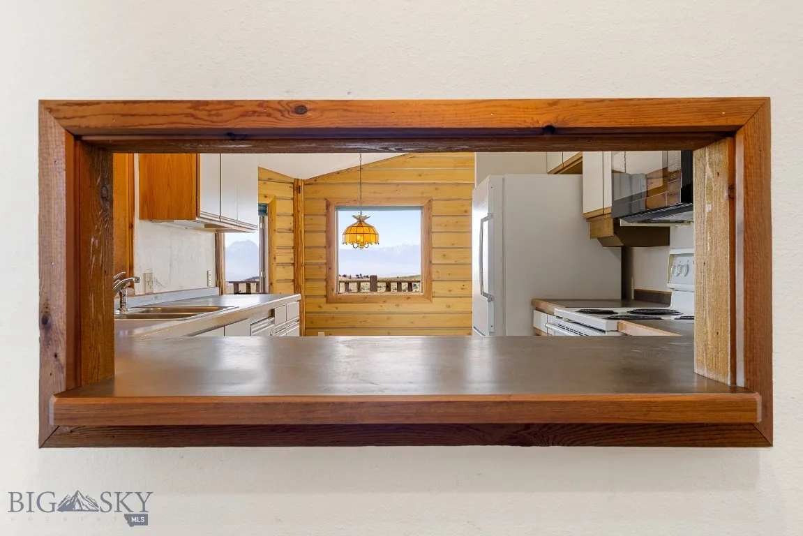 2 Eight Mile Creek Rd, Ennis, Montana 59729, Ennis, Montana 59729, 4 Bedrooms Bedrooms, ,1 BathroomBathrooms,Residential,For Sale,2 Eight Mile Creek Rd, Ennis, Montana 59729,403526