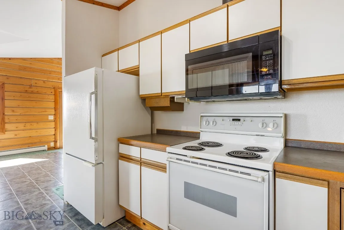 2 Eight Mile Creek Rd, Ennis, Montana 59729, Ennis, Montana 59729, 4 Bedrooms Bedrooms, ,1 BathroomBathrooms,Residential,For Sale,2 Eight Mile Creek Rd, Ennis, Montana 59729,403526