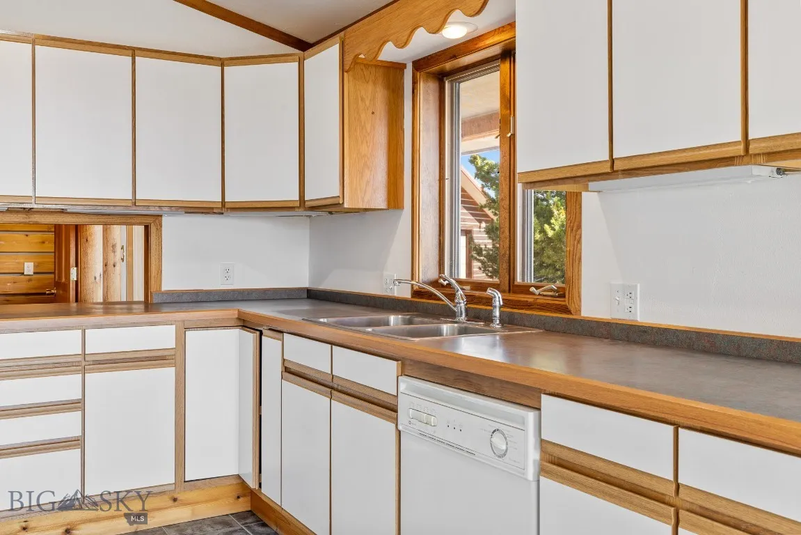 2 Eight Mile Creek Rd, Ennis, Montana 59729, Ennis, Montana 59729, 4 Bedrooms Bedrooms, ,1 BathroomBathrooms,Residential,For Sale,2 Eight Mile Creek Rd, Ennis, Montana 59729,403526