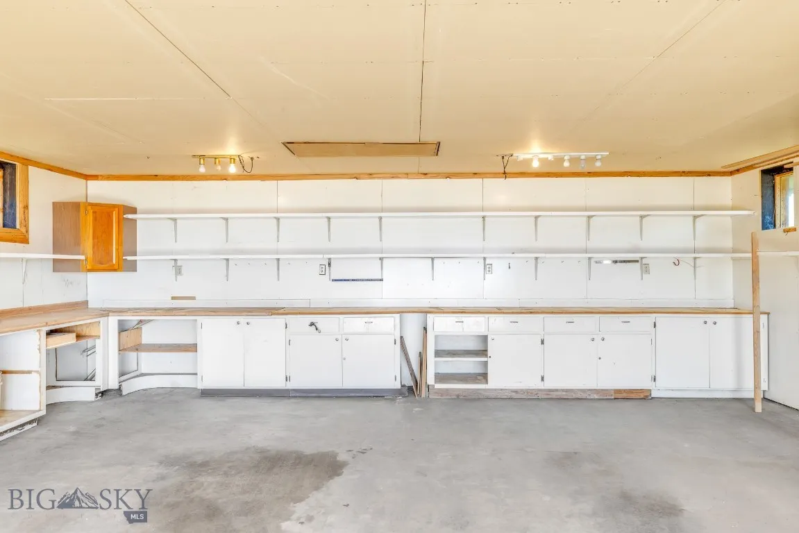2 Eight Mile Creek Rd, Ennis, Montana 59729, Ennis, Montana 59729, 4 Bedrooms Bedrooms, ,1 BathroomBathrooms,Residential,For Sale,2 Eight Mile Creek Rd, Ennis, Montana 59729,403526