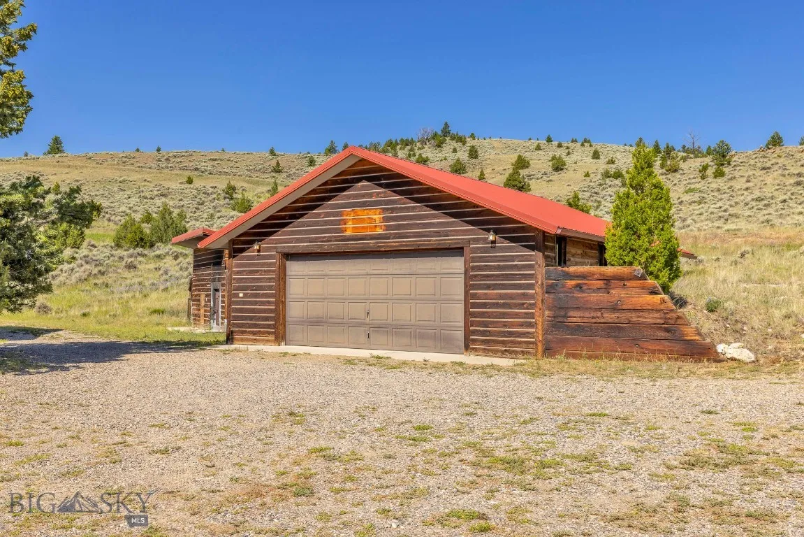 2 Eight Mile Creek Rd, Ennis, Montana 59729, Ennis, Montana 59729, 4 Bedrooms Bedrooms, ,1 BathroomBathrooms,Residential,For Sale,2 Eight Mile Creek Rd, Ennis, Montana 59729,403526