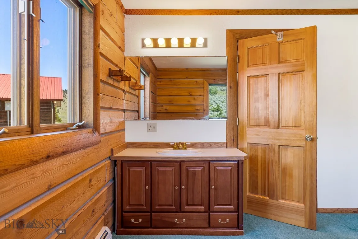 2 Eight Mile Creek Rd, Ennis, Montana 59729, Ennis, Montana 59729, 4 Bedrooms Bedrooms, ,1 BathroomBathrooms,Residential,For Sale,2 Eight Mile Creek Rd, Ennis, Montana 59729,403526