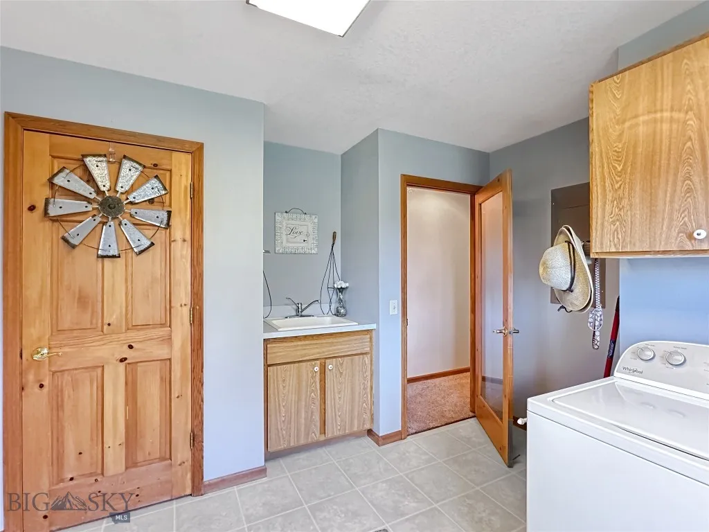 Laundry Room - view 2