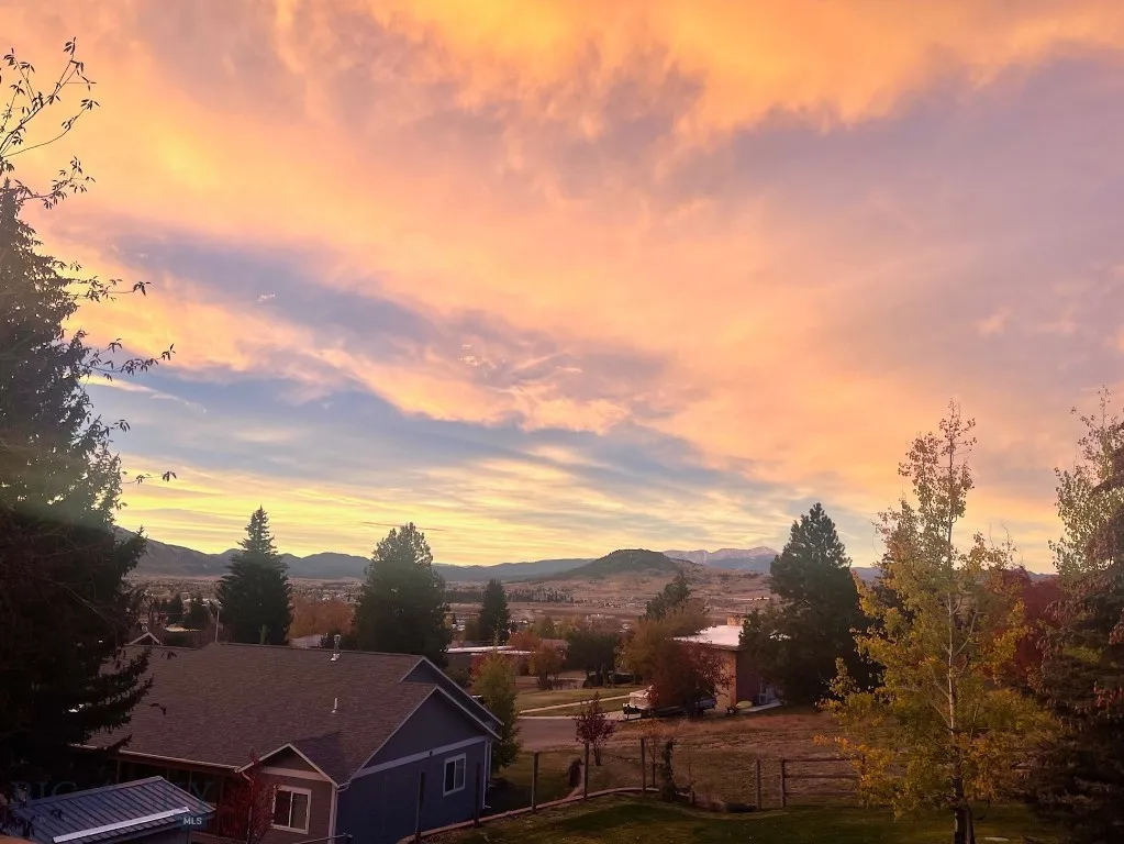 1416 W Gold Street, Butte, Montana 59701, Butte, Montana 59701, 5 Bedrooms Bedrooms, ,2 BathroomsBathrooms,Residential,For Sale,1416 W Gold Street, Butte, Montana 59701,403546