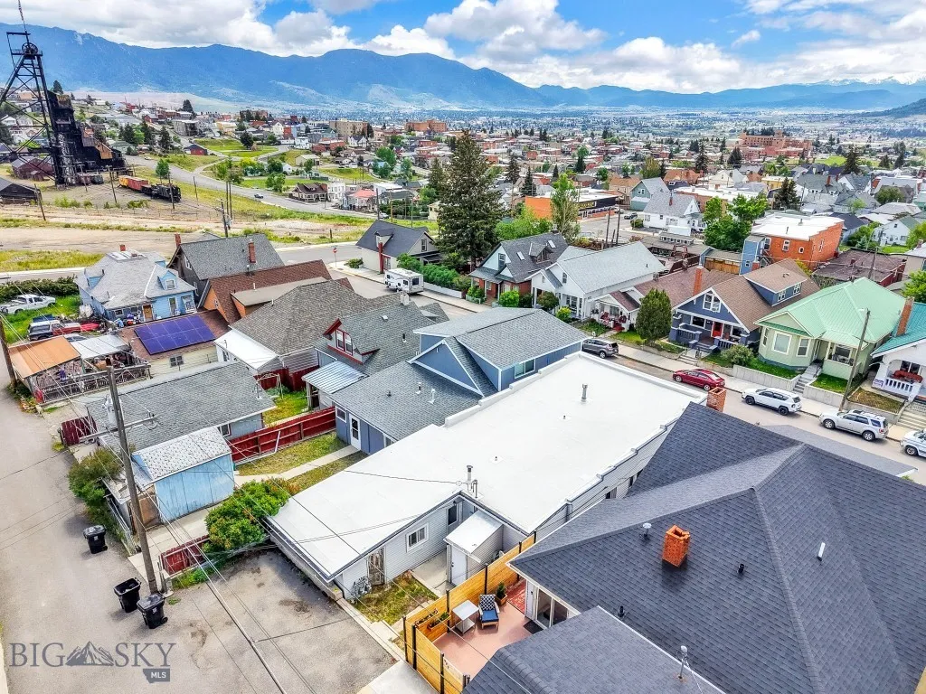925 W Woolman, Butte, Montana 59701, Butte, Montana 59701, ,Residential Income,For Sale,925 W Woolman, Butte, Montana 59701,0,403644