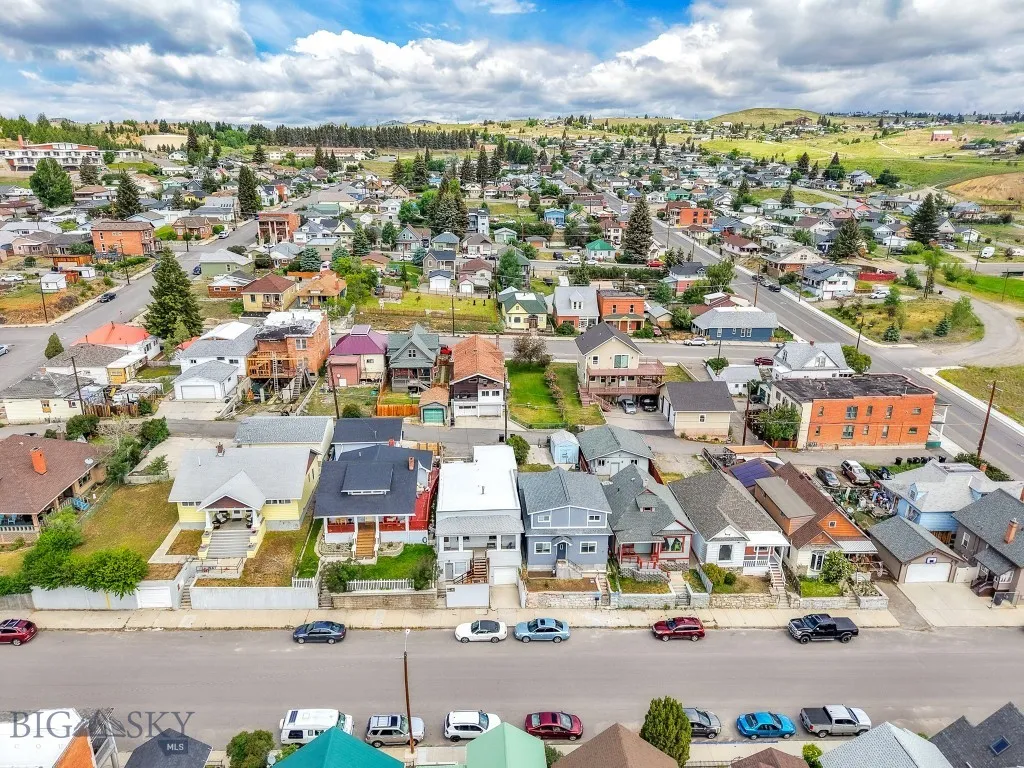 925 W Woolman, Butte, Montana 59701, Butte, Montana 59701, ,Residential Income,For Sale,925 W Woolman, Butte, Montana 59701,0,403644