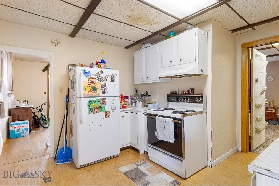 925 W Woolman, Butte, Montana 59701, Butte, Montana 59701, ,Residential Income,For Sale,925 W Woolman, Butte, Montana 59701,0,403644