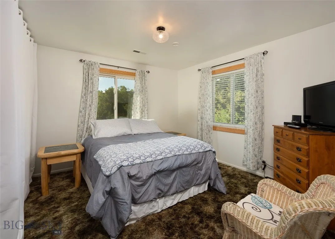 Upstairs bedroom 1