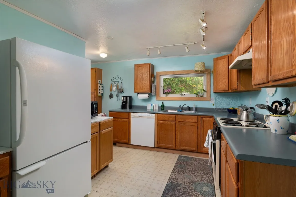 411 S 12th Street, Livingston, Montana 59047, Livingston, Montana 59047, 4 Bedrooms Bedrooms, ,1 BathroomBathrooms,Residential,For Sale,411 S 12th Street, Livingston, Montana 59047,403538
