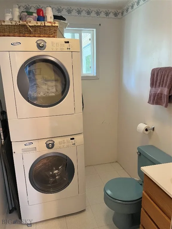 Laundry in 1/2 bath
