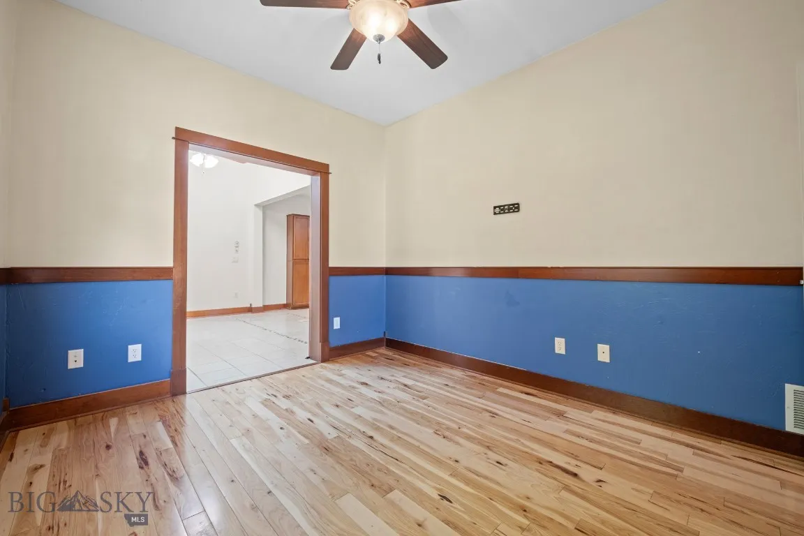 bedroom 2/office