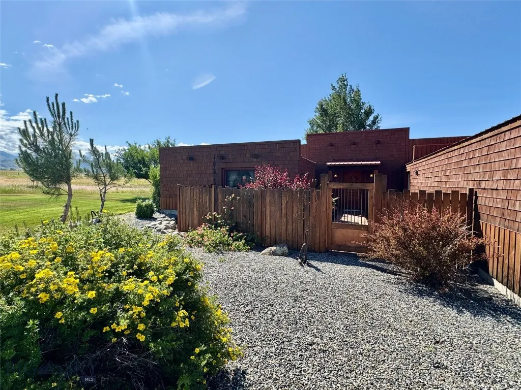 94 Wisconsin Creek Road, Sheridan, Montana 59749, Sheridan, Montana 59749, 3 Bedrooms Bedrooms, ,2 BathroomsBathrooms,Residential,For Sale,94 Wisconsin Creek Road, Sheridan, Montana 59749,0,403640