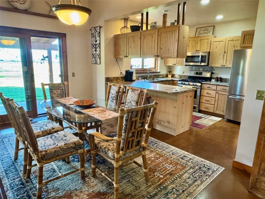 94 Wisconsin Creek Road, Sheridan, Montana 59749, Sheridan, Montana 59749, 3 Bedrooms Bedrooms, ,2 BathroomsBathrooms,Residential,For Sale,94 Wisconsin Creek Road, Sheridan, Montana 59749,0,403640