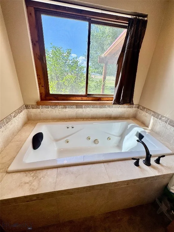 Primary Bathroom Jetted Tub