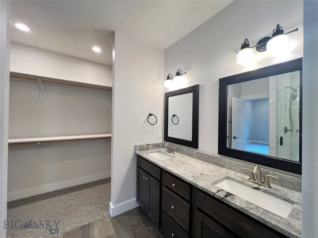 Walk in Closet