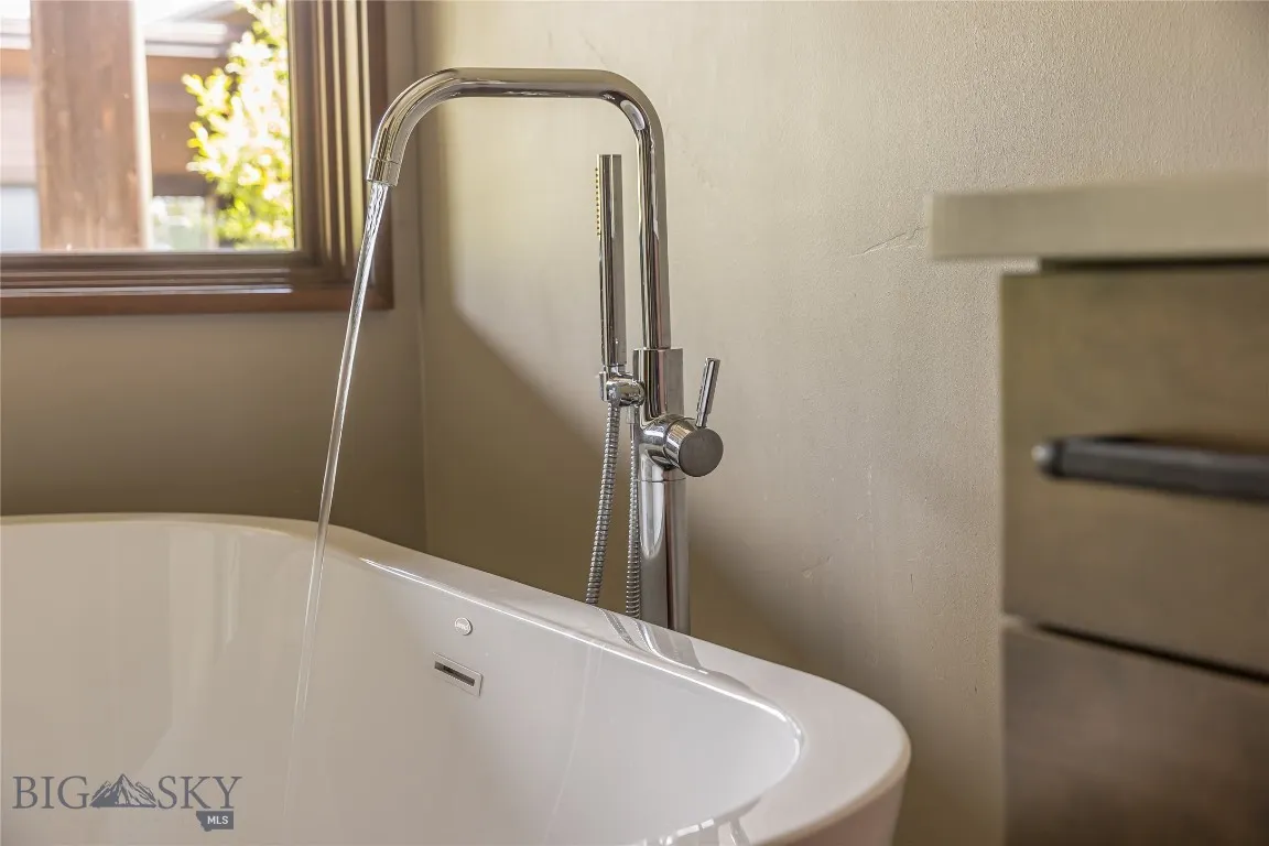 Primary Ensuite Bath