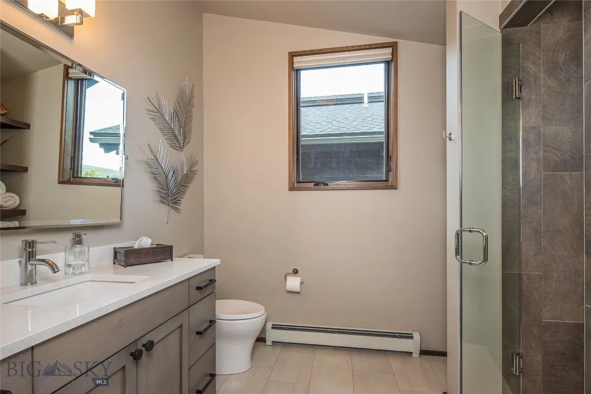 Ensuite bath to third bedroom (currently work out room)