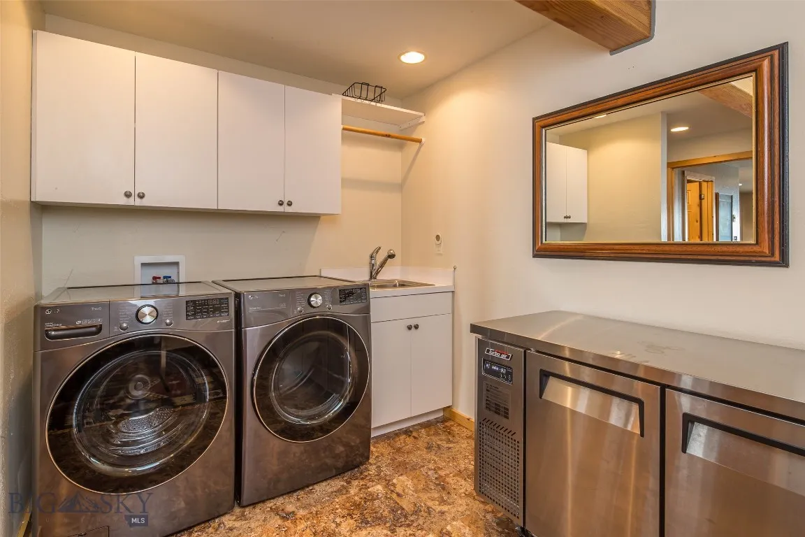 70 Lake Shore Drive 3, West Yellowstone, Montana 5, West Yellowstone, Montana 59758, 3 Bedrooms Bedrooms, ,4 BathroomsBathrooms,Residential,For Sale,70 Lake Shore Drive 3, West Yellowstone, Montana 5,403583