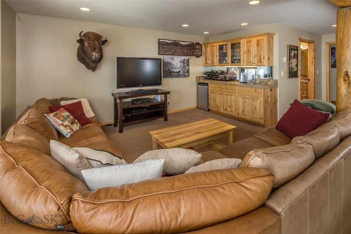 70 Lake Shore Drive 3, West Yellowstone, Montana 5, West Yellowstone, Montana 59758, 3 Bedrooms Bedrooms, ,4 BathroomsBathrooms,Residential,For Sale,70 Lake Shore Drive 3, West Yellowstone, Montana 5,403583