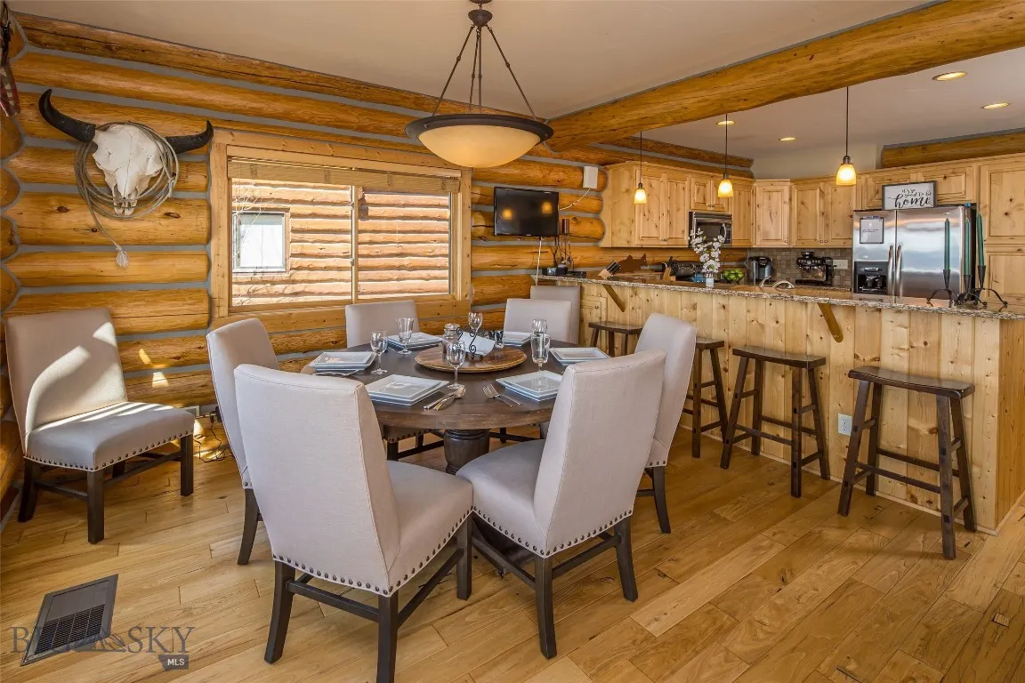 70 Lake Shore Drive 3, West Yellowstone, Montana 5, West Yellowstone, Montana 59758, 3 Bedrooms Bedrooms, ,4 BathroomsBathrooms,Residential,For Sale,70 Lake Shore Drive 3, West Yellowstone, Montana 5,403583