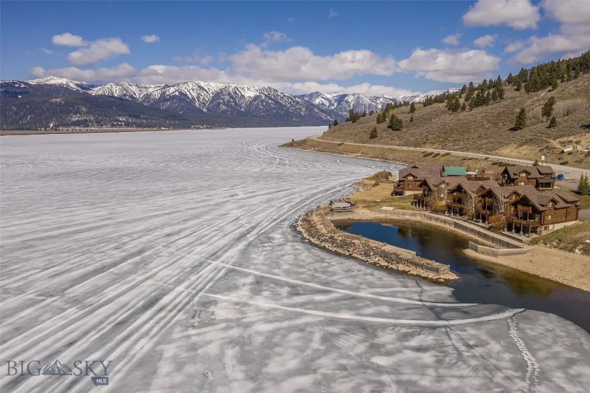 70 Lake Shore Drive 3, West Yellowstone, Montana 5, West Yellowstone, Montana 59758, 3 Bedrooms Bedrooms, ,4 BathroomsBathrooms,Residential,For Sale,70 Lake Shore Drive 3, West Yellowstone, Montana 5,403583