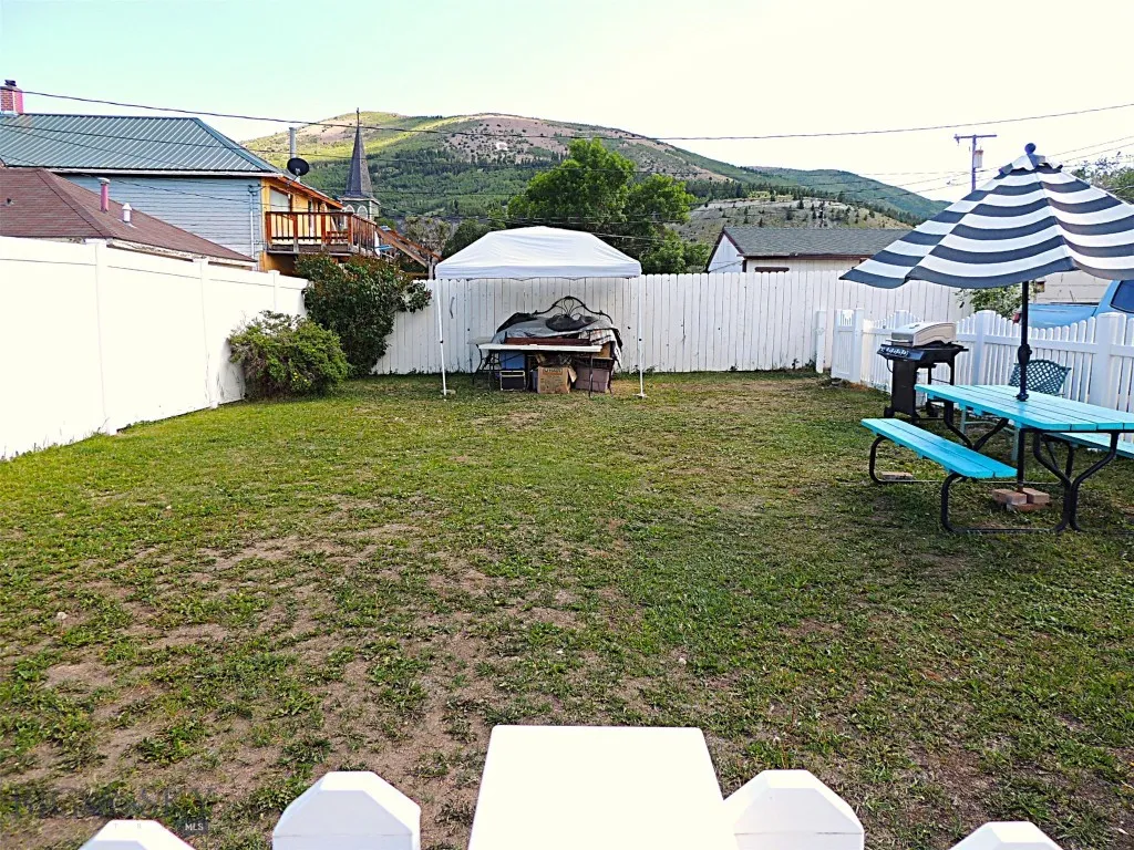 413 & 415 E 4th Street, Anaconda, Montana 5971, Anaconda, Montana 59711, 3 Bedrooms Bedrooms, ,1 BathroomBathrooms,Residential,For Sale,413 & 415 E 4th Street, Anaconda, Montana 5971,403734