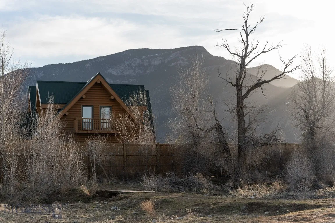 18 White Rock Lane, Whitehall, Montana 59759, Whitehall, Montana 59759, 3 Bedrooms Bedrooms, ,2 BathroomsBathrooms,Residential,For Sale,18 White Rock Lane, Whitehall, Montana 59759,403744