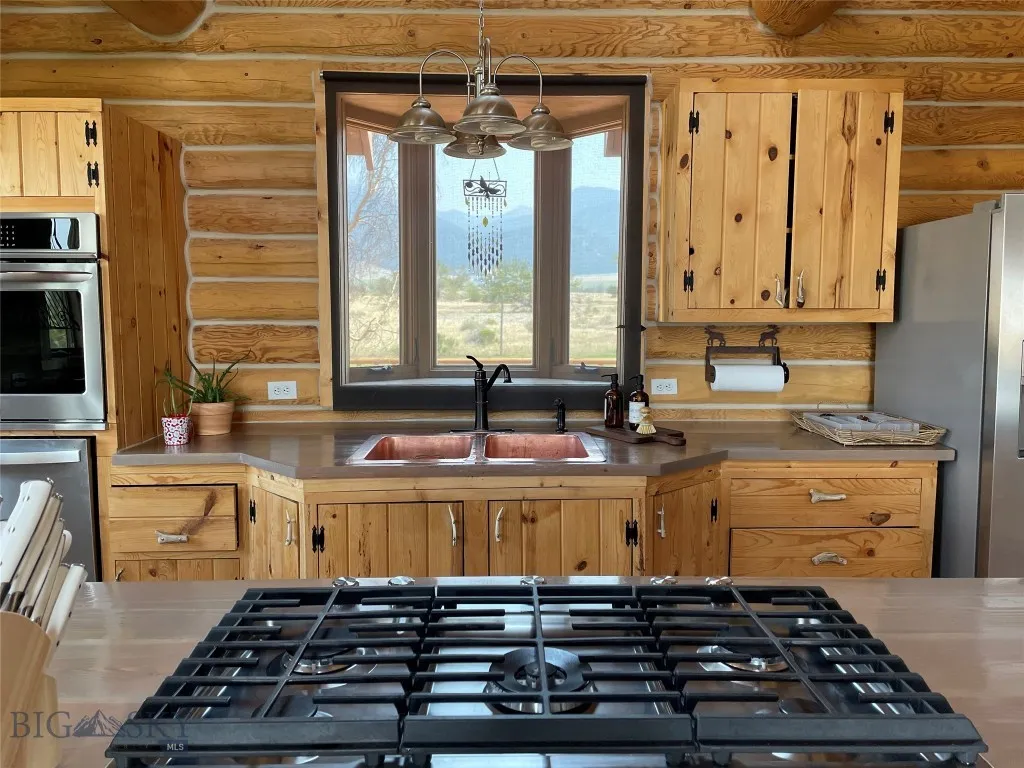18 White Rock Lane, Whitehall, Montana 59759, Whitehall, Montana 59759, 3 Bedrooms Bedrooms, ,2 BathroomsBathrooms,Residential,For Sale,18 White Rock Lane, Whitehall, Montana 59759,403744